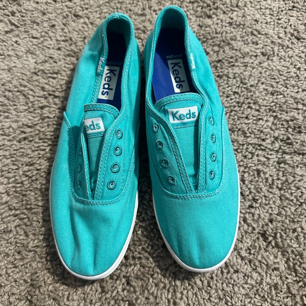 Women’s size 5. Keds chillax. Teal green color.